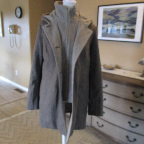 London Fog coat - Picture 2 of 10